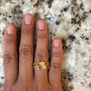 Fashion ring